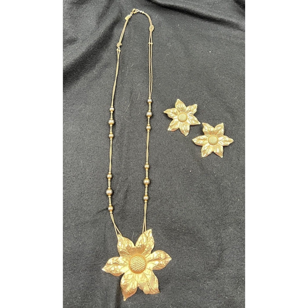 VTG Karla Jordan Sunflower Necklace and Earring Set Gold Tone Butterfly